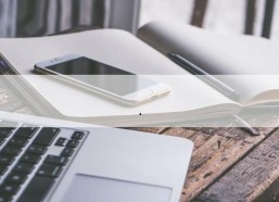 夫人离婚后，疯批总裁他慌了,离婚后的疯狂逆袭